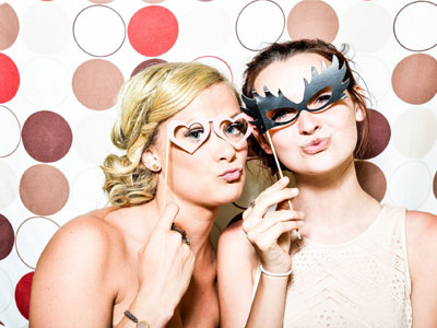 2 Mädels mit Fotobooth