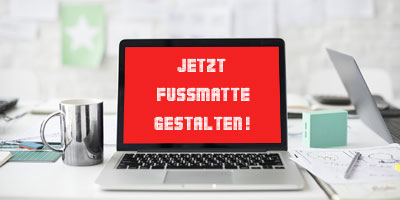Laptop auf Schreibtisch